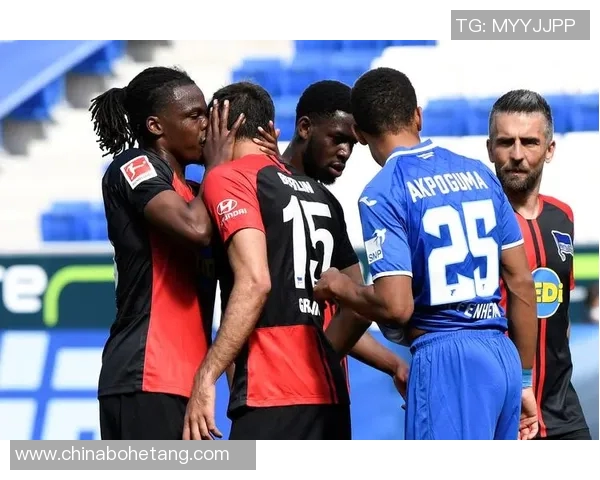 足球明星亲吻瞬间大合集各种风格亲密互动图片欣赏