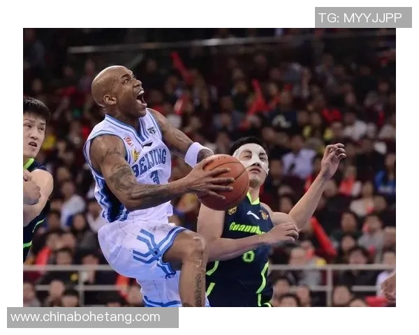 2017年CBA广东队与新疆队精彩对决录像回顾与分析